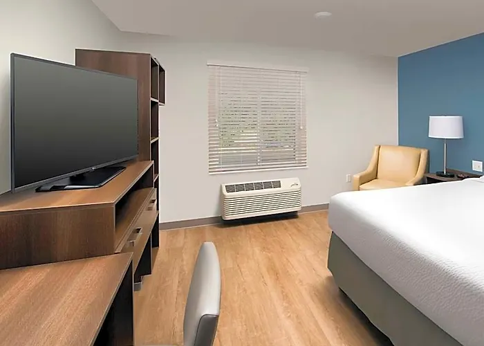Hotel Woodspring North Near Ndsu 4*