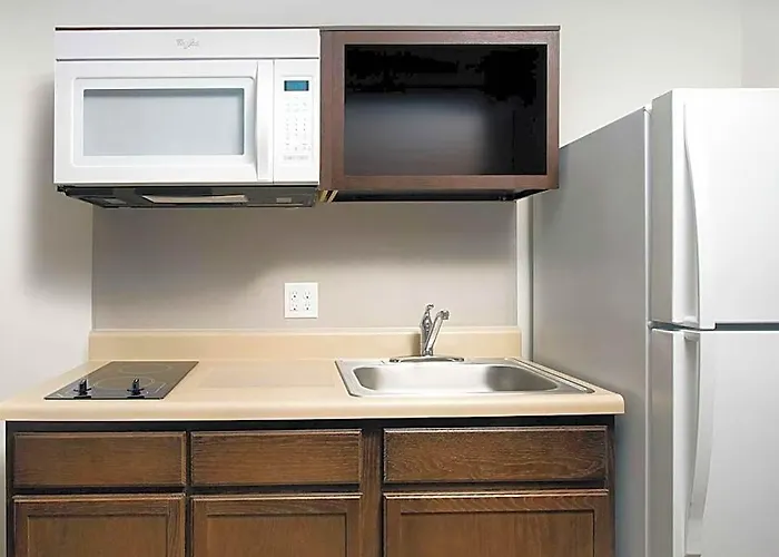 Hotel Woodspring North Near Ndsu 4*