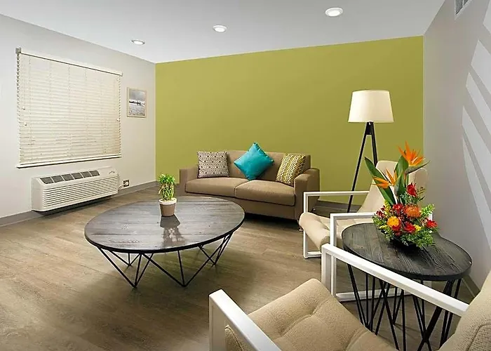 Woodspring North Near Ndsu Hotel 4*