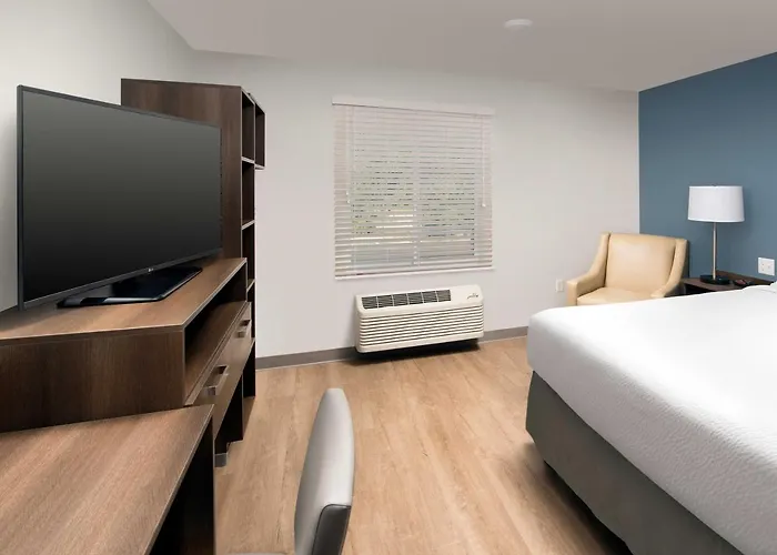 Hotel Woodspring North Near Ndsu 4*