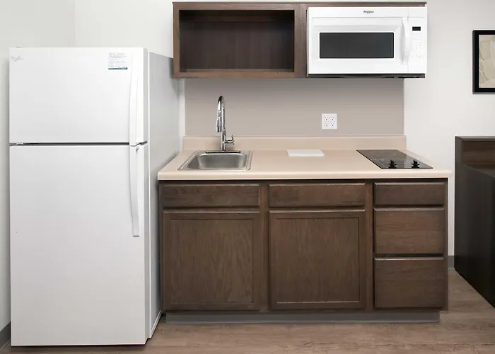 Hotel Woodspring North Near Ndsu 4*